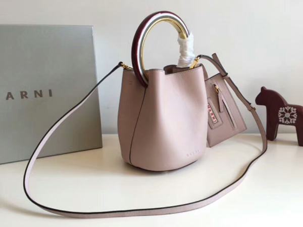 18-19AW マルニスーパーコピー MARNI M499 PANNIER BUCKET BAG IN CALF LEATHER SCMPU09T15LV68800C31